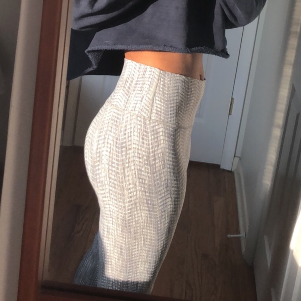 Grey pattern Lulu lemon leggings